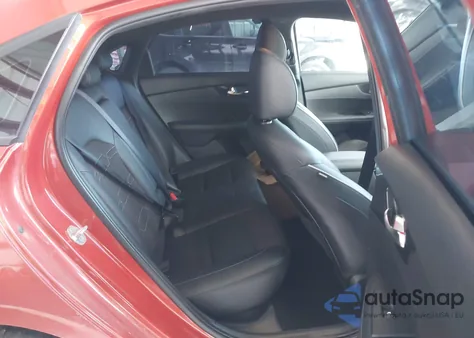 2023 Kia Forte Gt-Line z USA, uszkodzony, nr VIN 3KPF54AD0PE516090